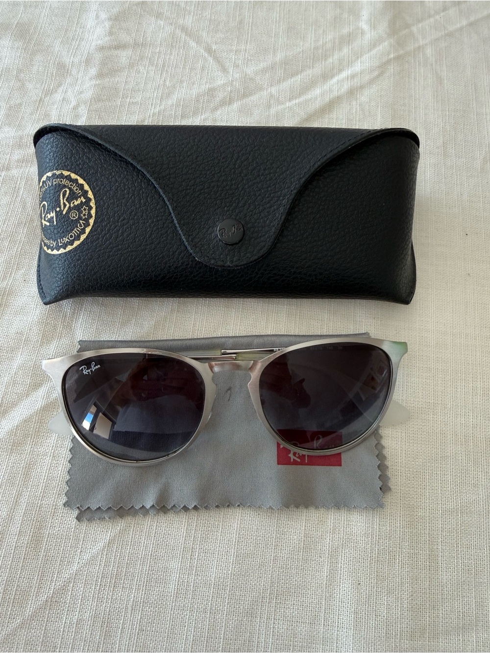 Ray-Ban Women's Silver Frame Sunglasses with Dark Gray Lenses and Black Case